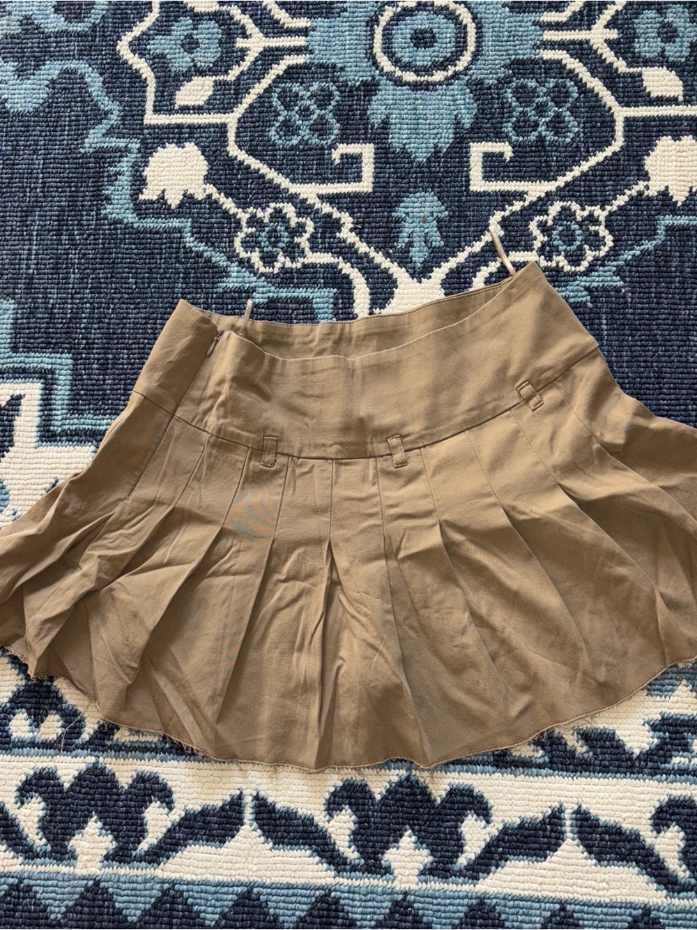 Zara Women's Pleated Mini Skirt in Khaki lost the belt to it
